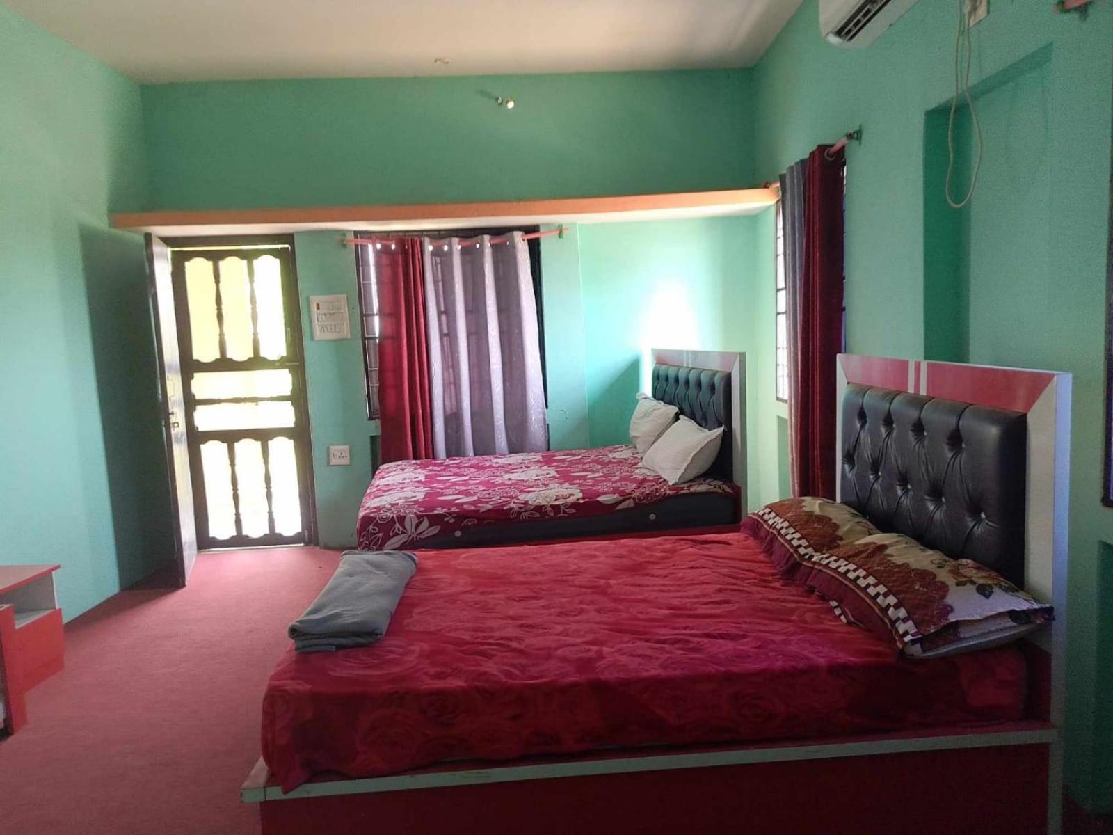 Subha Laxmi Hotel & Lodge Bahāsi Zewnętrze zdjęcie